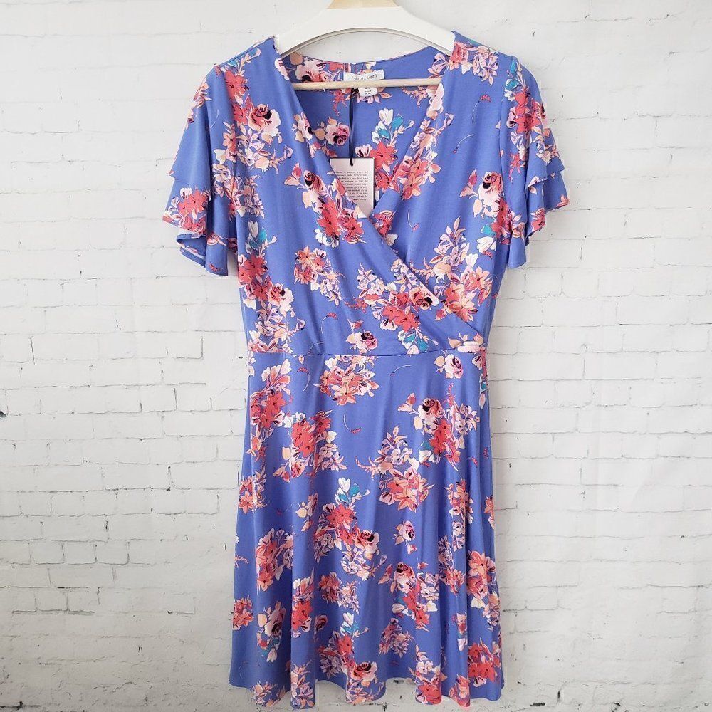 NEW Tabitha Webb Surplice Bodice Blue Floral Dress Size L Flutter Sleeve Stretch